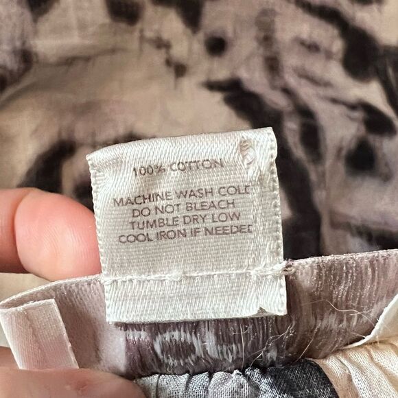 ‎3 for $30! Loft pattern sheer tank top - Picture 3 of 8